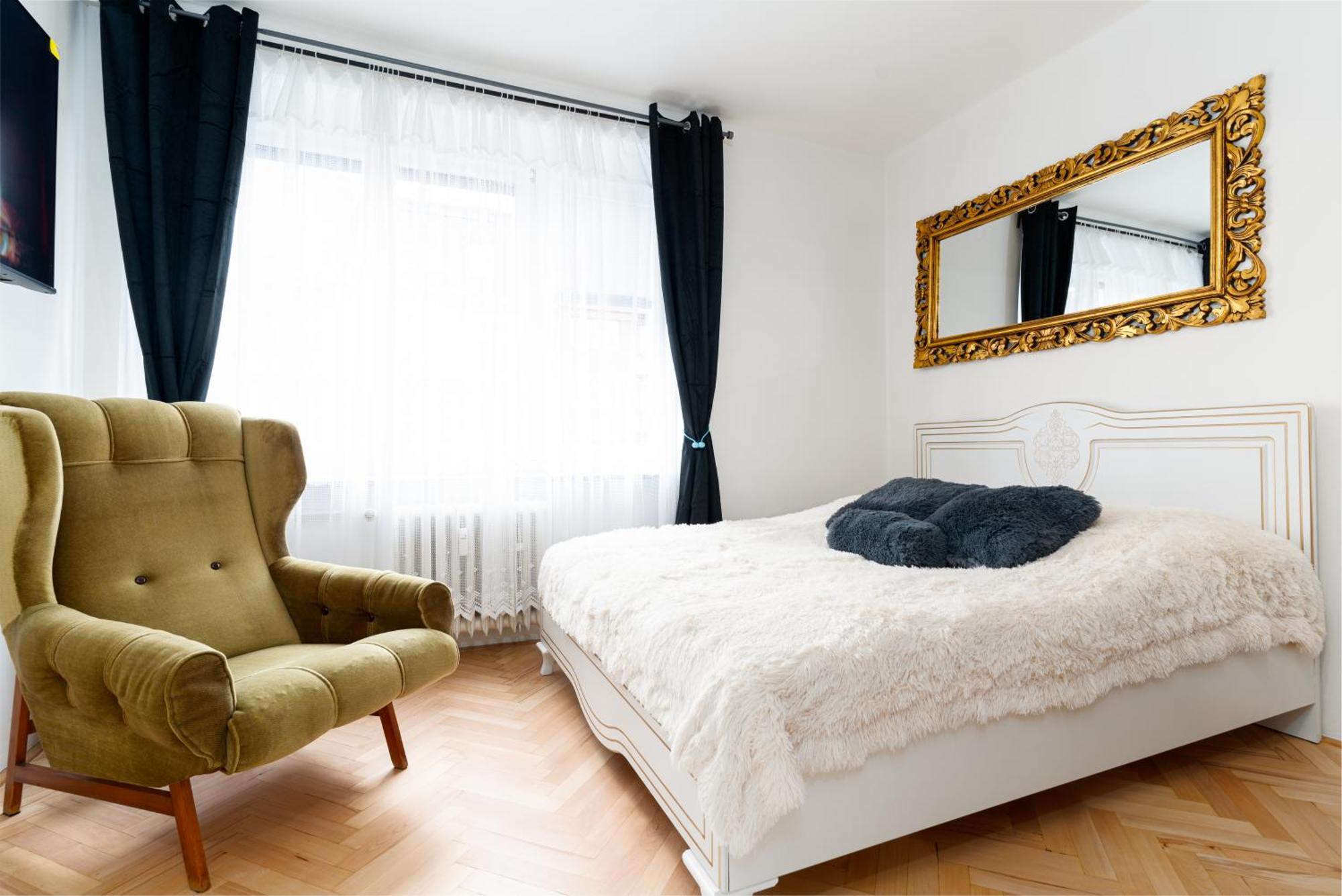 Kingdom Of 3 Roses Apartment Прага Екстериор снимка