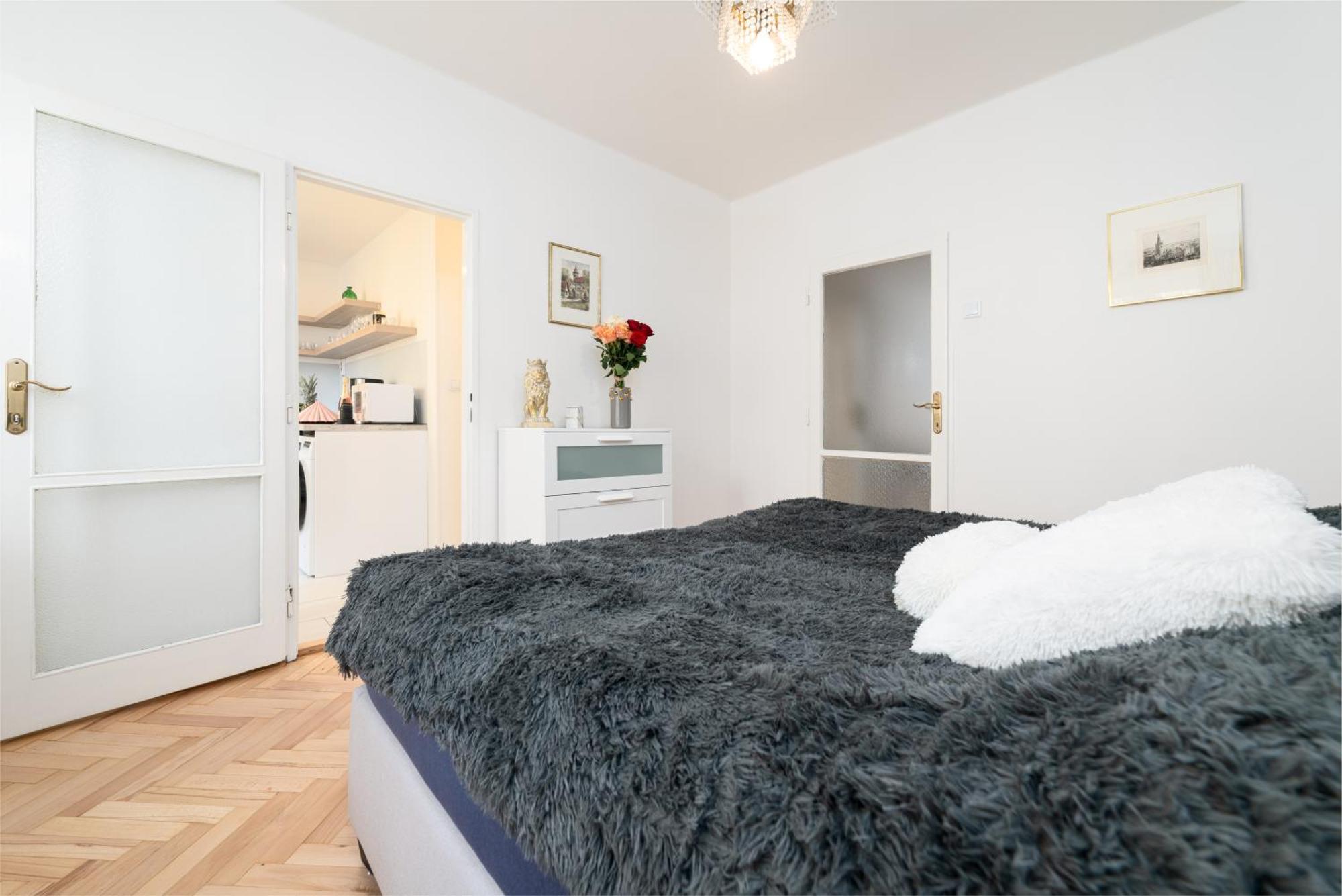 Kingdom Of 3 Roses Apartment Прага Екстериор снимка