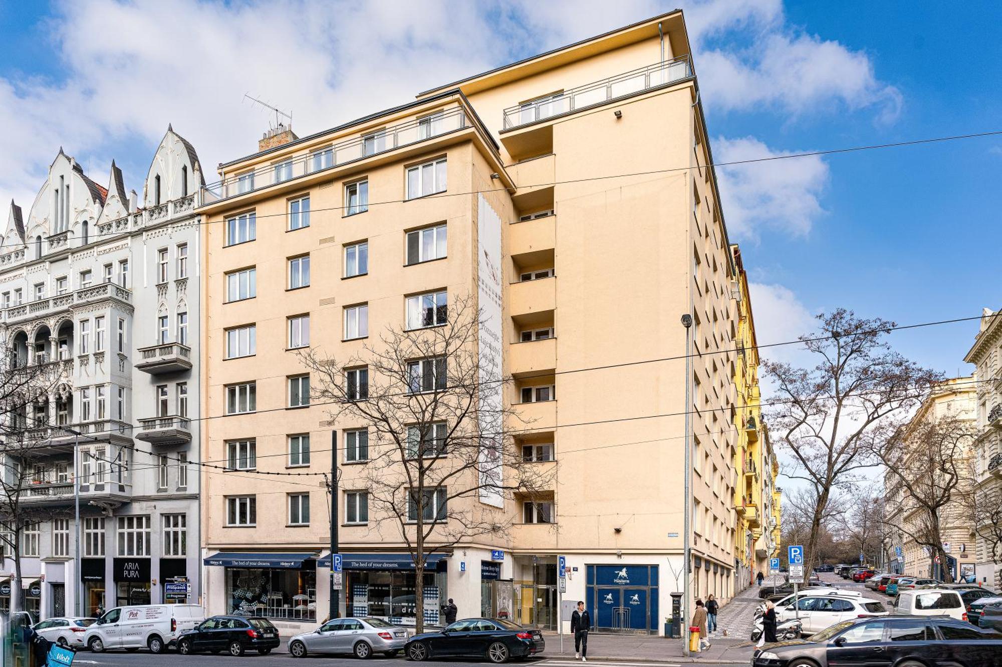 Kingdom Of 3 Roses Apartment Прага Екстериор снимка